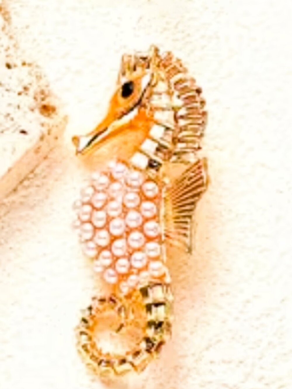 Cute & Stylish Faux Pearl Goldplated Sea Horse charm Fashion Brooch Pin 2"